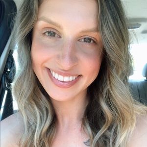 Meet your Posher, Alyson